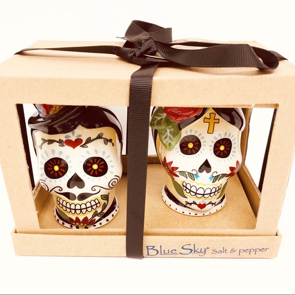 NWT Skull Salt & Pepper Shaker Day of the Dead - Picture 2 of 8